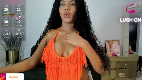 Naomi     online show from 02.05.25