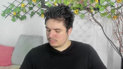 Snapshot of narciso_kh chatting on 09.28.25 deibyd online show from 09.28.25
