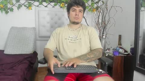 Snapshot of narciso_kh chatting on 10.09.25 deibyd online show from 10.09.25