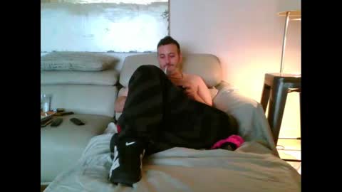 nassobout online show from 10.13.25