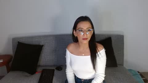 nathalia online show from 01.12.25