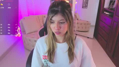 Snapshot of nataasha___ chatting on 09.16.25 NATASHA online show from 09.16.25