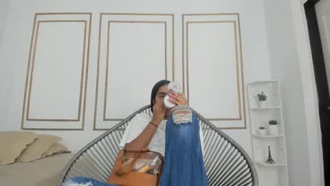 Snapshot of natalia_aguirre chatting on 09.27.25 Naty online show from 09.27.25