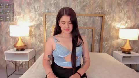 Natalia Milian online show from 10.17.25