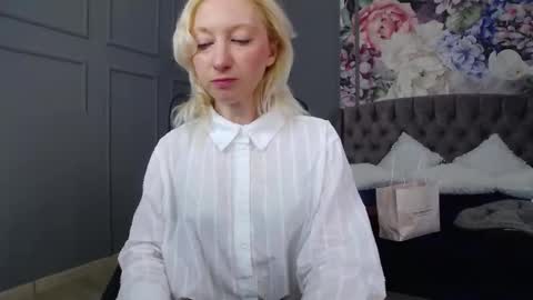 Natalie online show from 03.10.25