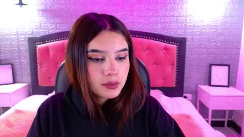 natalie  online show from 09.22.25