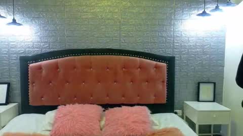 natalie  online show from 10.08.25