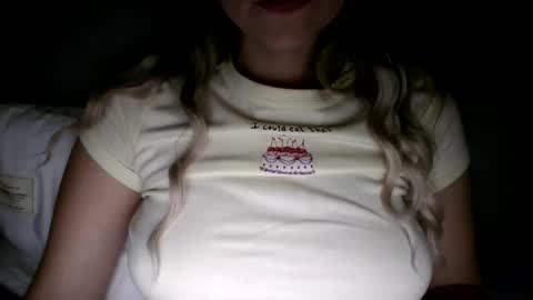 Snapshot of nataliexo111 chatting on 10.03.25 Natali online show from 10.03.25