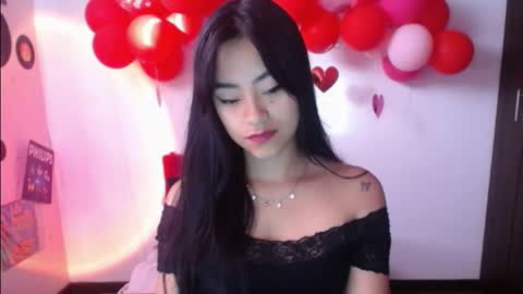 Snapshot of natalyescobar_lx chatting on 02.20.25 Nataly Escobar online show from 02.20.25
