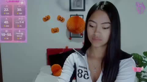 Snapshot of natalyescobar_lx chatting on 10.15.25 Nataly Escobar online show from 10.15.25