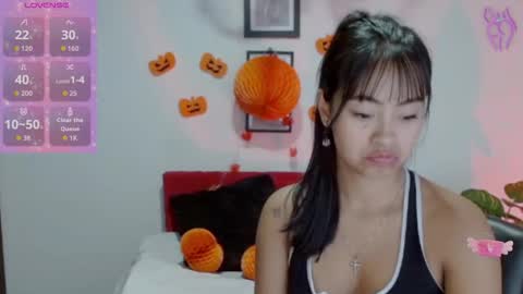 Snapshot of natalyescobar_lx chatting on 10.20.25 Nataly Escobar online show from 10.20.25