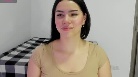 Snapshot of natasha_su chatting on 01.08.25 Natalia online show from 01.08.25