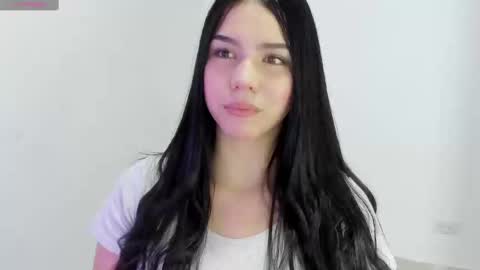 Snapshot of natasha_su chatting on 02.18.25 Natalia online show from 02.18.25