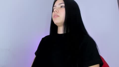 Snapshot of natasha_su chatting on 09.21.25 Natalia online show from 09.21.25