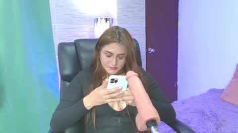 Snapshot of natasharobbins chatting on 09.25.25   online show from 09.25.25