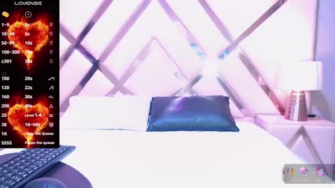 Snapshot of natazhaqueen chatting on 09.10.25 nathalia online show from 09.10.25