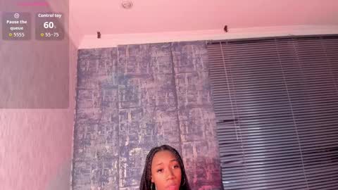 Snapshot of nathalyleen chatting on 10.13.25 online show from 10.13.25