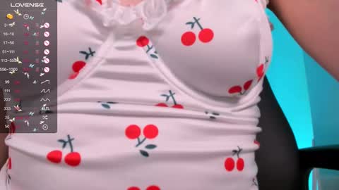 Snapshot of naturelly chatting on 02.26.25 Melisa  FOLLOW ME  online show from 02.26.25