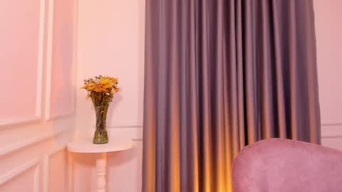 Snapshot of natysnow chatting on 01.23.25 IG nattichips online show from 01.23.25