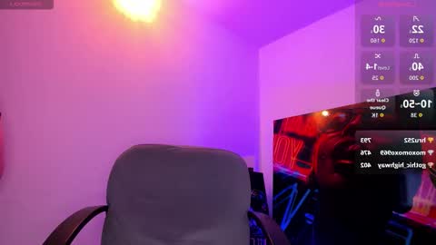 Snapshot of naughty_butt chatting on 11.07.25 Megan online show from 11.07.25