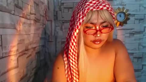 Snapshot of naughty_ursula21xxx chatting on 01.25.25 naughty_ursula21xxx online show from 01.25.25
