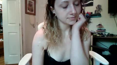 Snapshot of naughtymaeve chatting on 09.15.25 Maeve online show from 09.15.25