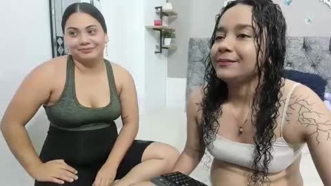 Snapshot of nay_and_aleja chatting on 01.30.25 nay_and_aleja online show from 01.30.25