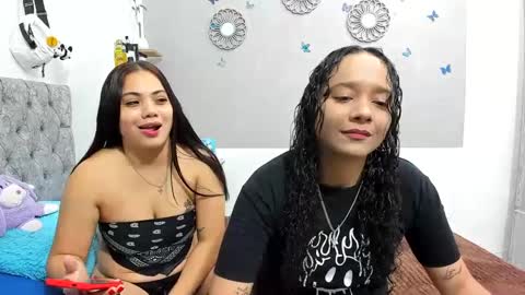 Snapshot of nay_and_aleja chatting on 10.04.25 nay_and_aleja online show from 10.04.25
