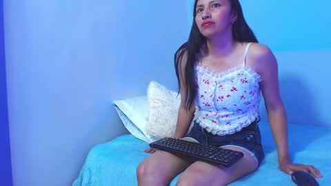 naya_10 online show from 09.27.25
