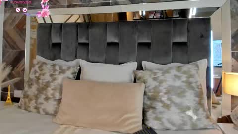    online show from 11.10.25