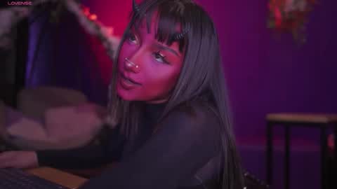 Nefertari online show from 10.28.25