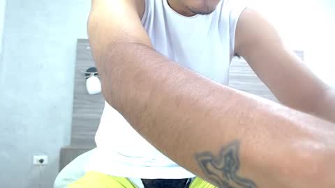 Snapshot of necolas_reyes chatting on 11.24.25 NICOLAS online show from 11.24.25