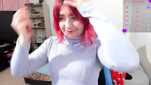 Snapshot of neeko_lol_ chatting on 10.05.25 Geek Nicole im Neeko UwU online show from 10.05.25