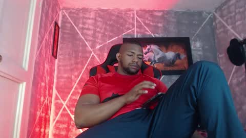 Snapshot of negritomeloso_k18 chatting on 10.31.25 negritomeloso_k18 online show from 10.31.25