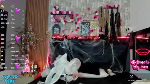 Miah online show from 10.17.25