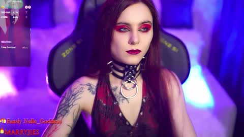 Snapshot of nelle_ chatting on 09.16.25    online show from 09.16.25