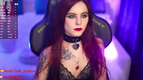 Snapshot of nelle_ chatting on 09.18.25    online show from 09.18.25