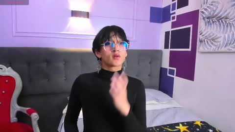 Snapshot of neonadonis chatting on 10.17.25 NeonAdonis online show from 10.17.25
