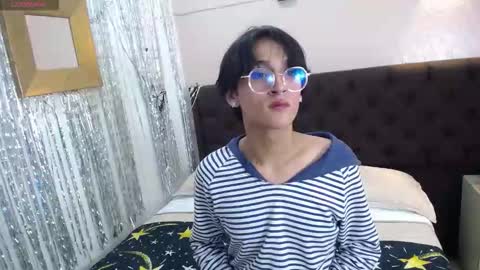 Snapshot of neonadonis chatting on 10.20.25 NeonAdonis online show from 10.20.25
