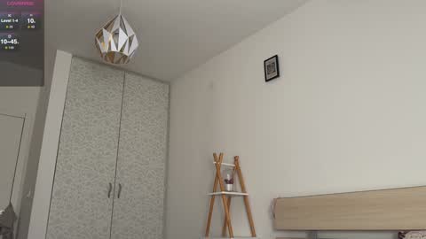 Snapshot of neondemon_ chatting on 12.04.24 maeve online show from 12.04.24