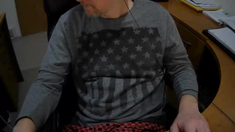 Snapshot of neotee3 chatting on 12.14.24 Neotee online show from 12.14.24