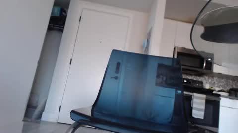 Snapshot of newhere08 chatting on 12.19.24 Newhere08 online show from 12.19.24