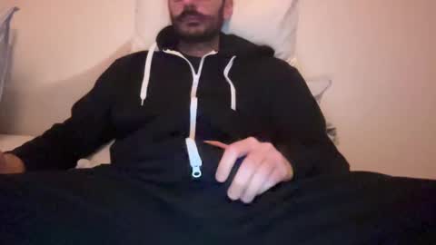 Snapshot of newmansins chatting on 12.08.24 Henry online show from 12.08.24