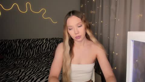 Snapshot of neyrmina chatting on 12.06.24 Mina online show from 12.06.24