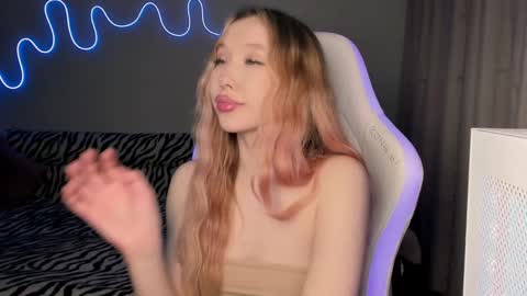 Snapshot of neyrmina chatting on 02.27.25 Mina online show from 02.27.25