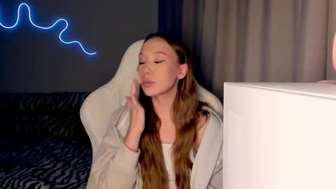 Snapshot of neyrmina chatting on 10.22.25 Mina online show from 10.22.25