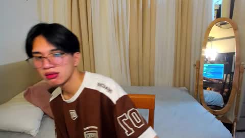 Snapshot of nhicolasklyde chatting on 09.20.25 nhicolasklyde online show from 09.20.25