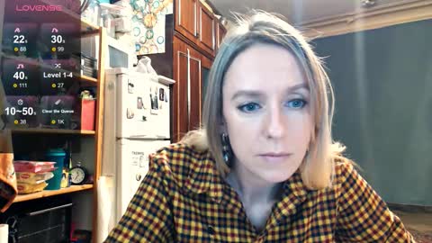 Snapshot of nicekat chatting on 10.08.25 Kathrine online show from 10.08.25