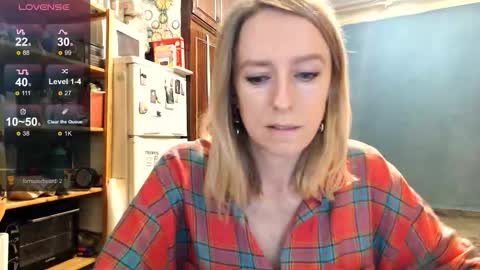Snapshot of nicekat chatting on 10.12.25 Kathrine online show from 10.12.25