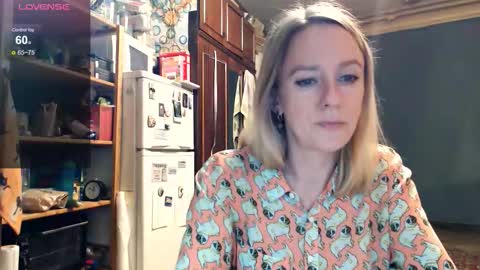 Snapshot of nicekat chatting on 10.14.25 Kathrine online show from 10.14.25